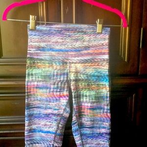 Lululemon size 4 leggings 25’ high rise.